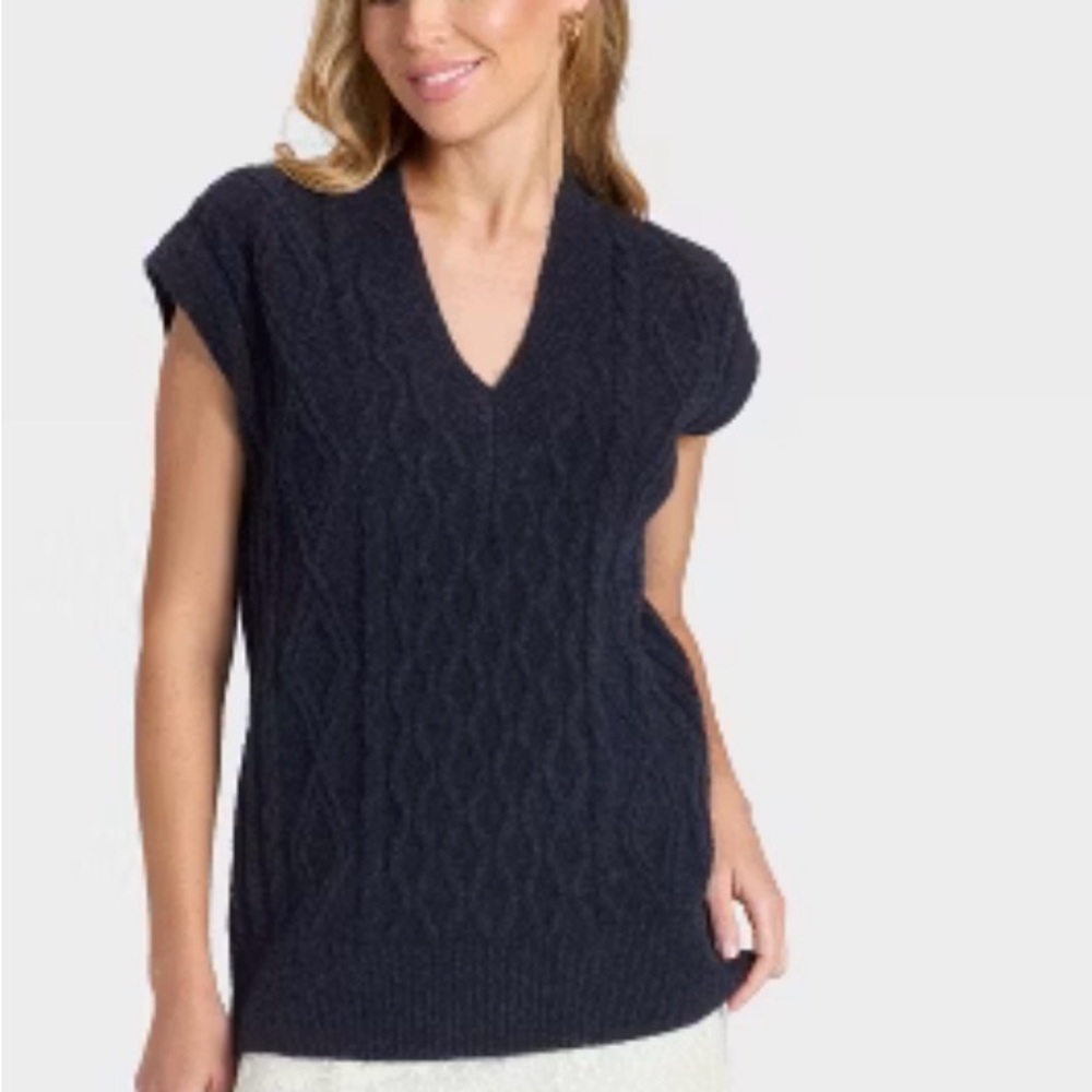 Universal Thread Women's Dark Blue V-Neck Sweater